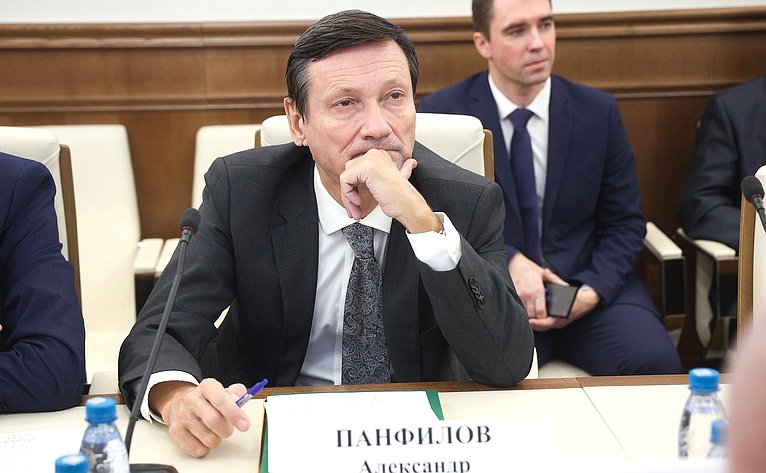 Совещание Комитета Совета Федерации по аграрно-продовольственной политике и природопользованию «О реализации Всероссийской программы «Деревья – памятники живой Природы»»