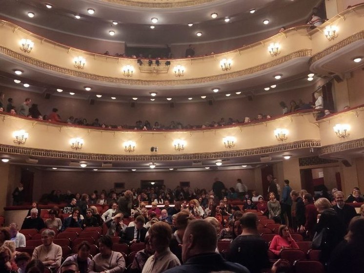 Петербургские театры отменили спектакли 23 и 24 марта в связи с трауром