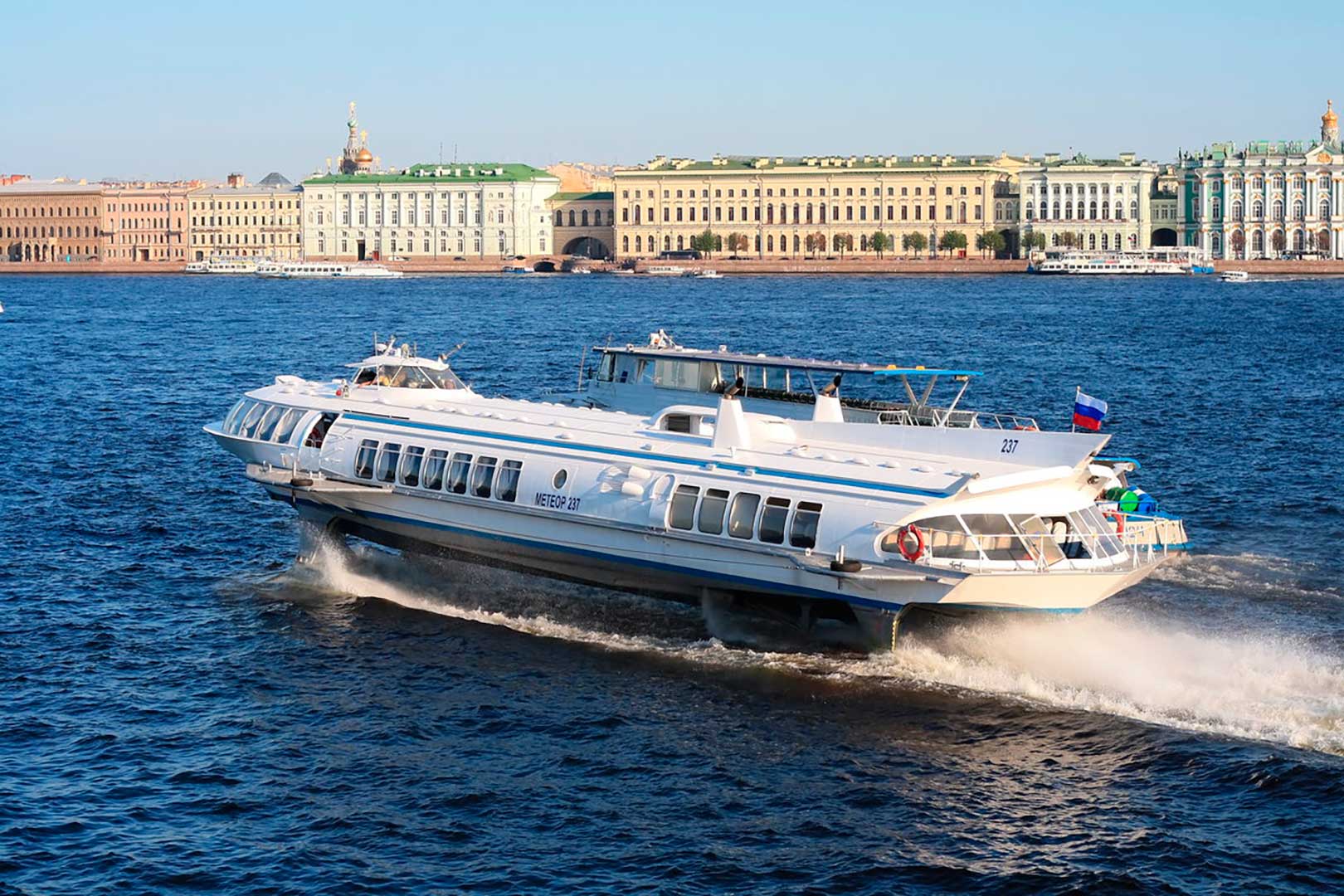 Метеор теплоход спб. 342э. Транспорт петергоф санкт петербург. Метеор в петергоф. Метеор в петергоф.