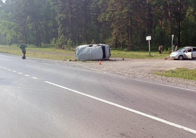 Водитель ф управляя автомашиной совершил столкновение с автомашиной управляемой водителем ш