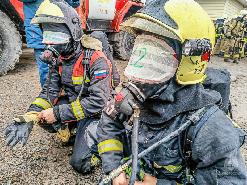 В Омске проходят занятия для пожарных из разных регионов страны