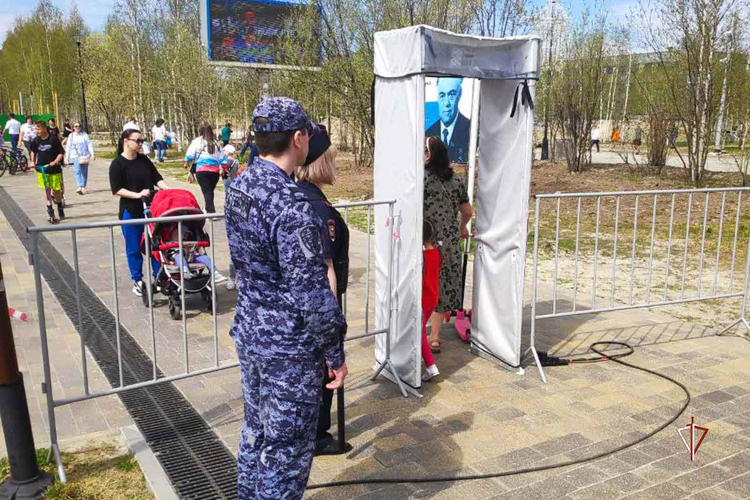 На Ямале Росгвардия обеспечила безопасность мероприятий, посвящённых Дню России