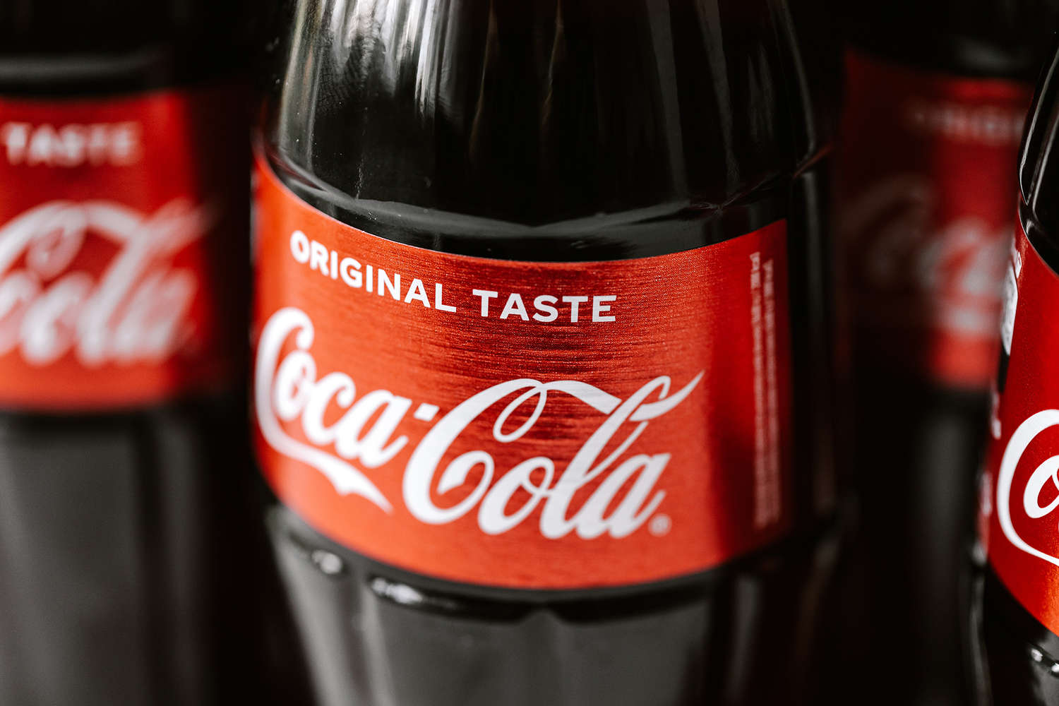 Айдентика компании Coca Cola
