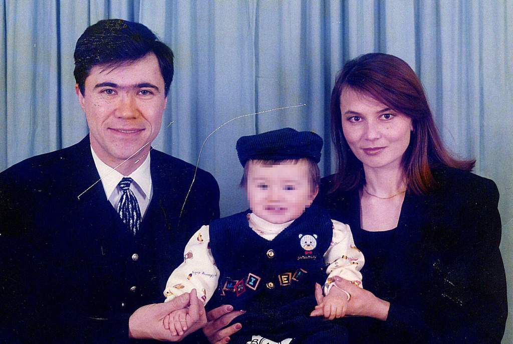 Рауфа Рахимова с сыном и мужем