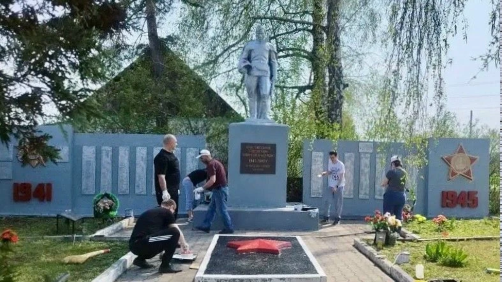 Мемориал павшим воинам в Тербунах благоустроили сотрудники липецкого следкома