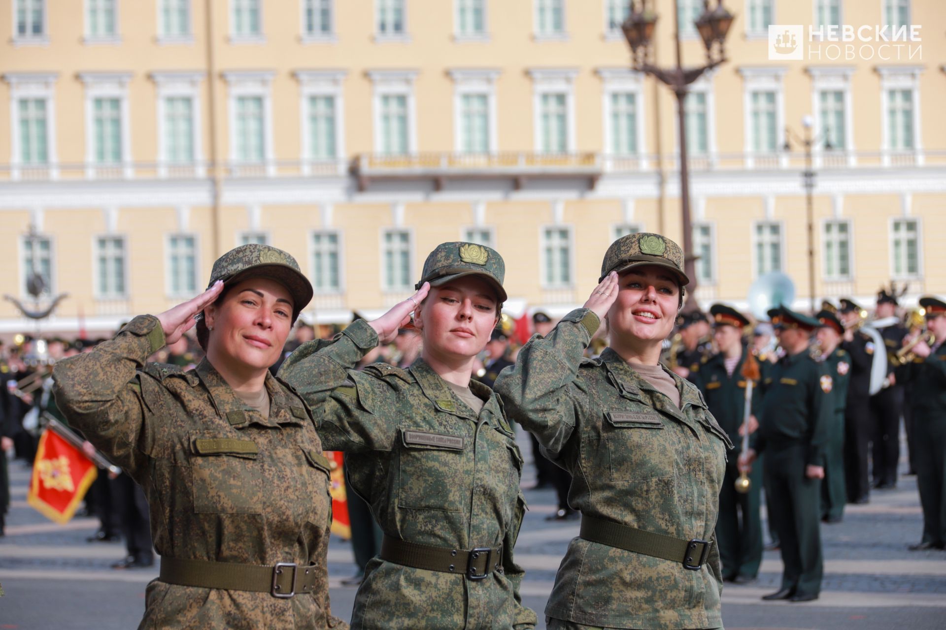 Отмена парада 9 мая. Репетиция парада на Дворцовой. Репетиция парада Победы на Дворцовой площади. Парад 9 мая. Репетиция парада СПБ.