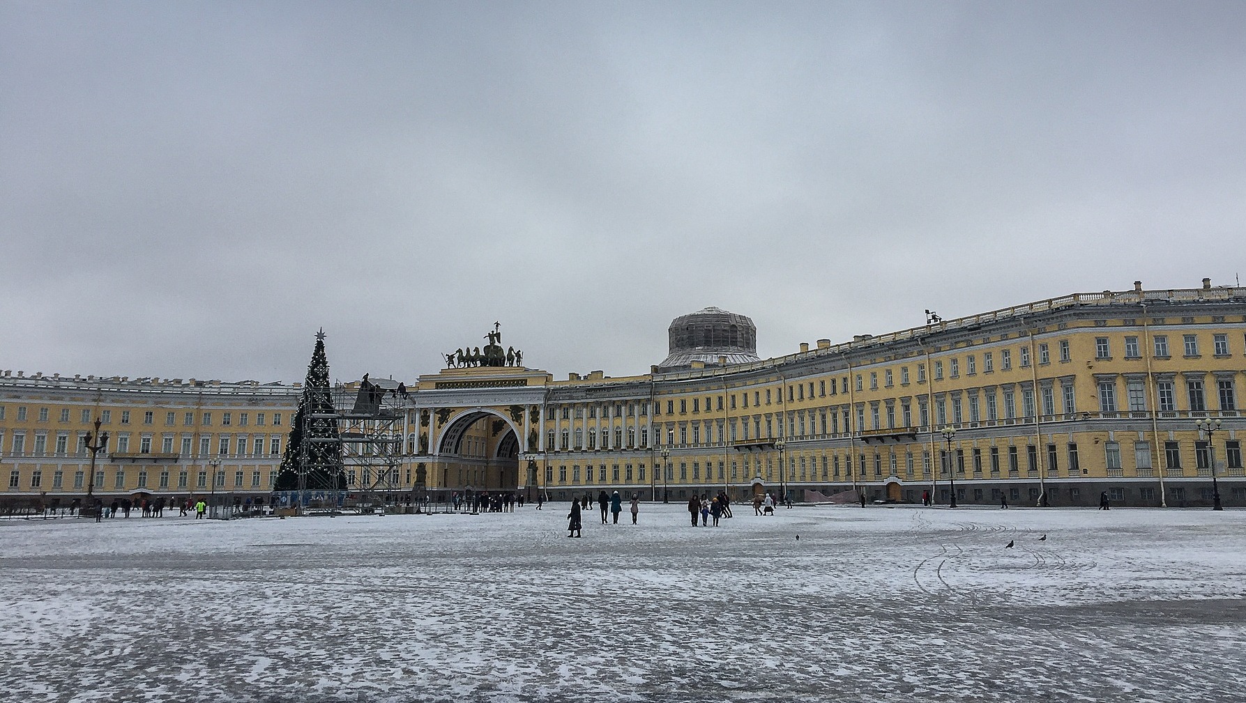 Цены кусаются: новогодний отдых в Петербурге подорожал