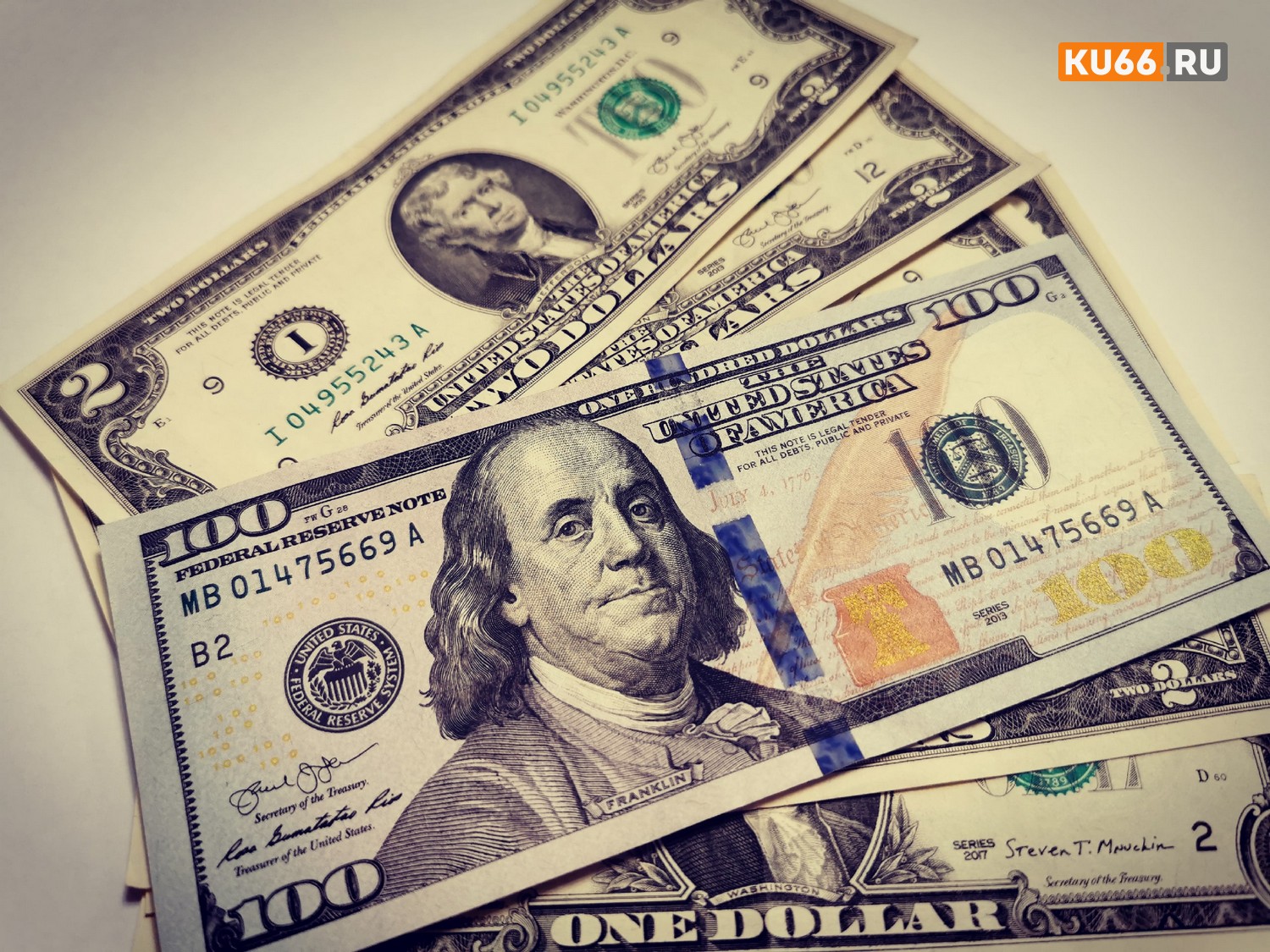 Обменять рубли на доллары нового образца. Новые доллары. 100 Долларов купюра. Новые 100 долларов. Экономист доллары.