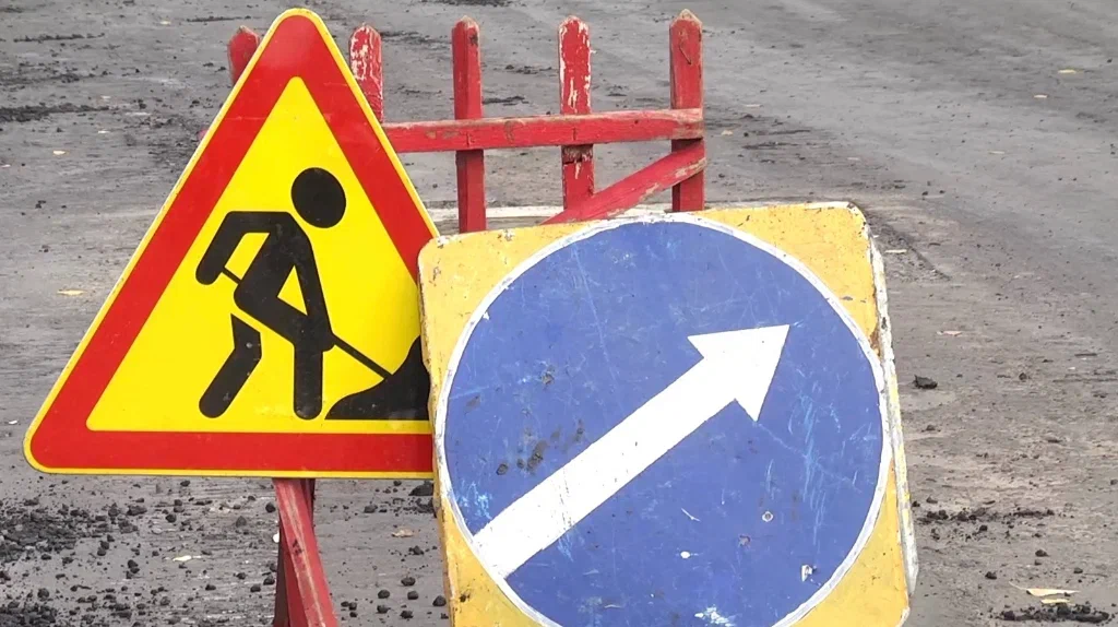 В поселке Ивот Дятьковского района по жалобе местного жителя отремонтируют улицу Льва Толстого