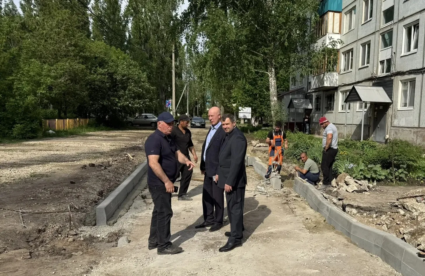 Сергей Барулин осмотрел благоустройство дворовых территорий