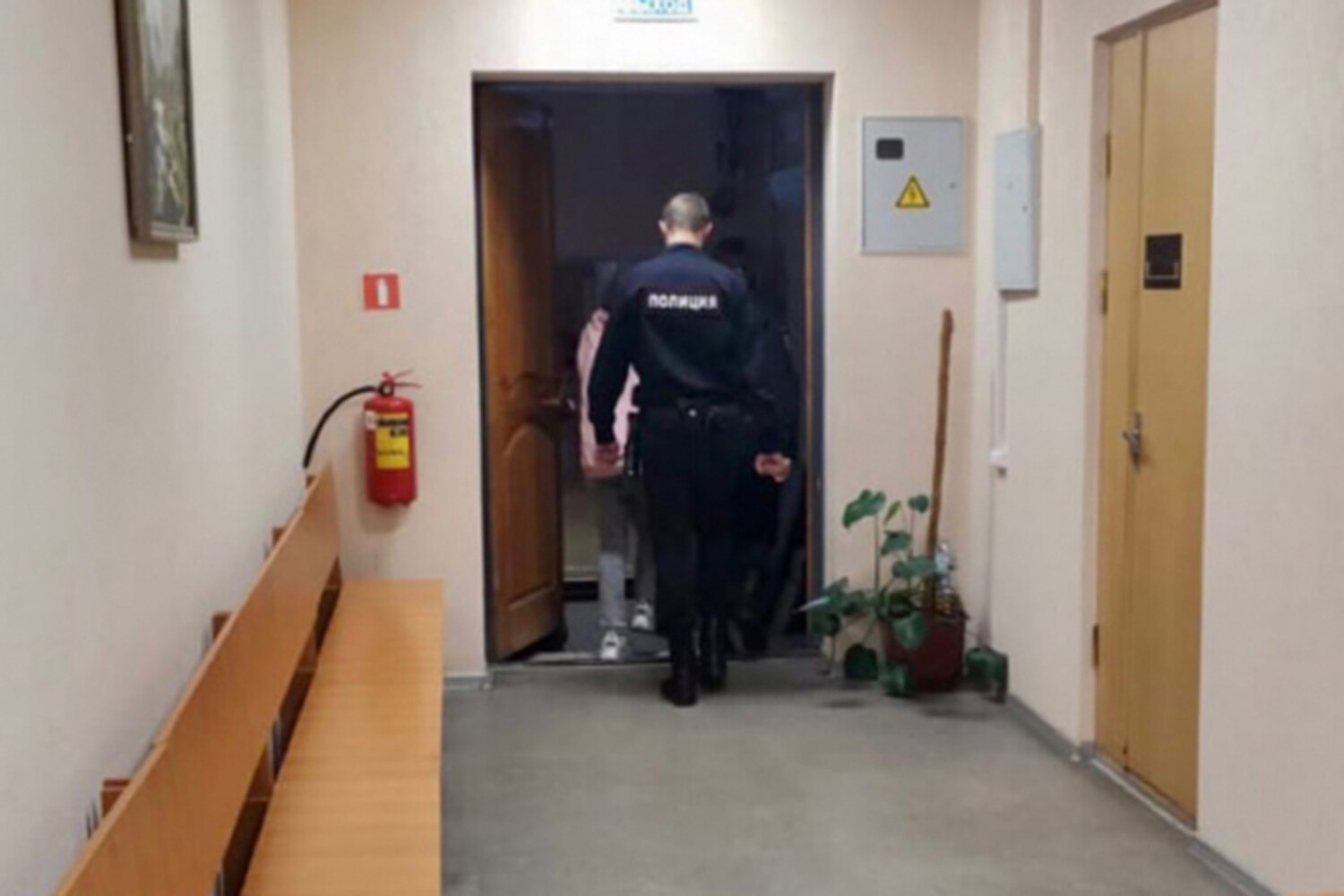 Новости о девочке убившей своих сестер. Клэр блоггер. Новости о девочке убившей своих сестер. Эсми тиктокерша. Новости о девочке убившей своих сестер.