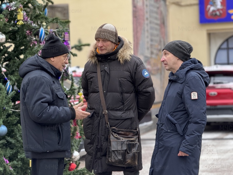 Главное управление МЧС России по г. Москве посетил актер театра и кино Андрей Кайков