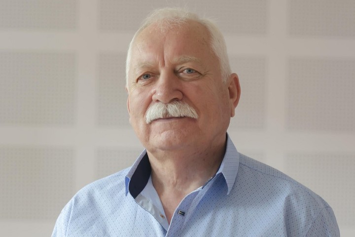 Михаил исаевич танич. Геннадий уфа. Михаил рубцов волгоград. Владимир романов земляне. Группа земляне киселев.