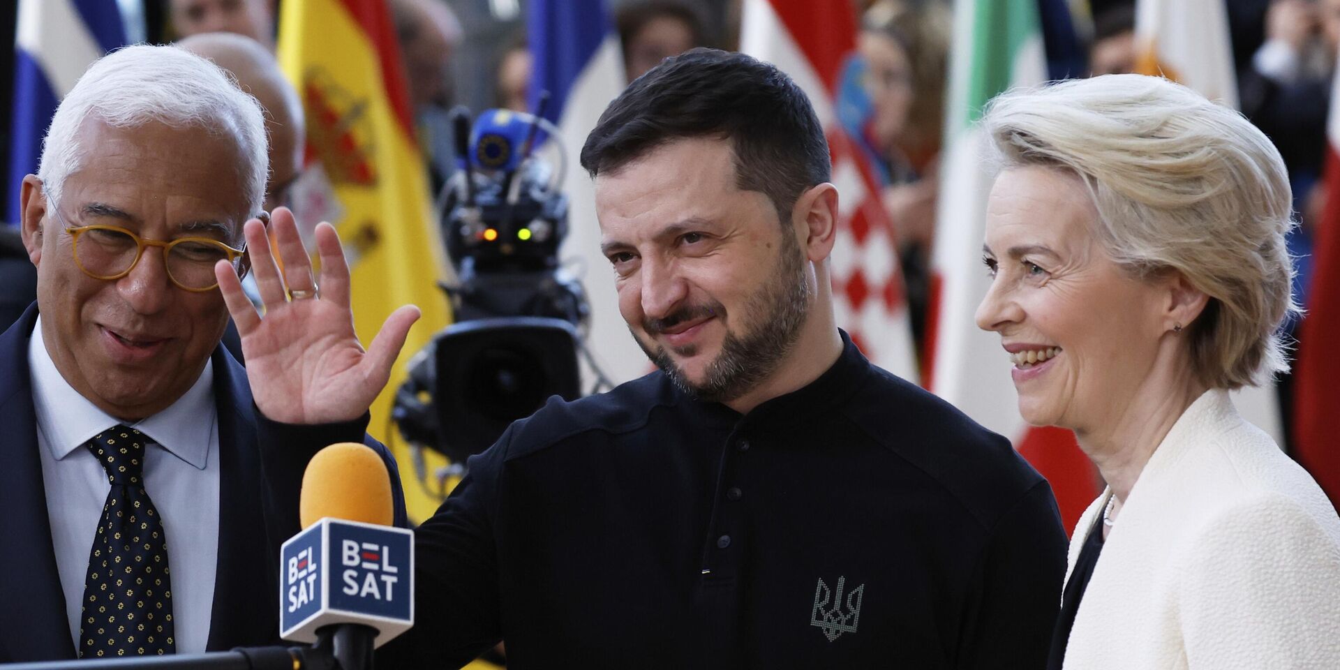 Президент Европейского совета Антониу Кошта, президент Украины Владимир Зеленский и председатель Еврокомиссии Урсула фон дер Ляйен на саммите ЕС в здании Европейского совета в Брюсселе 6 марта 2025 года - ИноСМИ, 1920, 30.04.2026