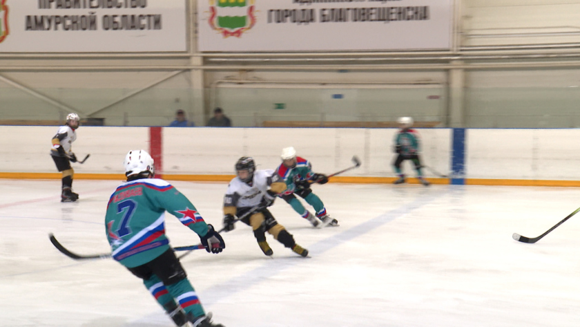 Лучших хоккеистов средней возрастной группы определили в Приамурье - gtrkamur.ru