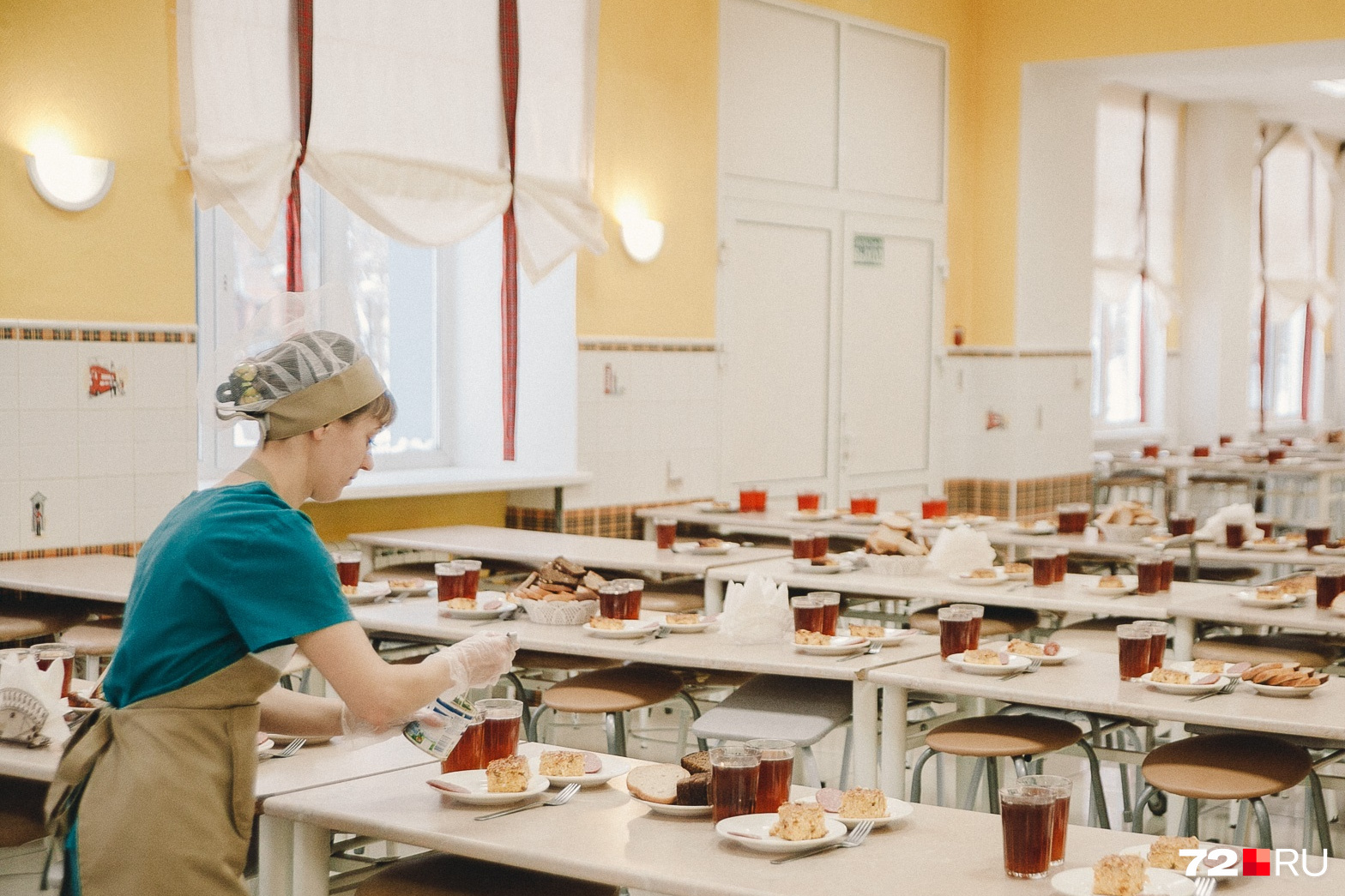 Оплата столовой. Еда в столовой в школе. Хорошая столовая в школе. Школьная столовая 46 школы. Питание в школах Москвы.