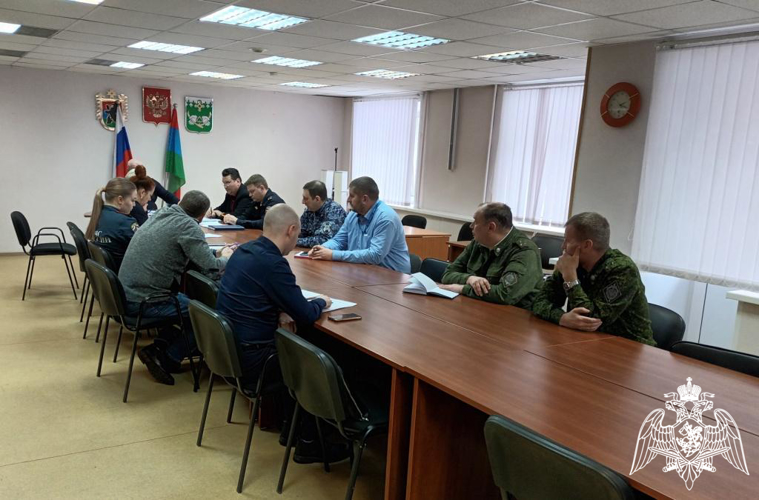 Росгвардейцы приняли участие в совещании по обеспечению безопасности при проведении мероприятий 1 и 9 мая в Костомукше
