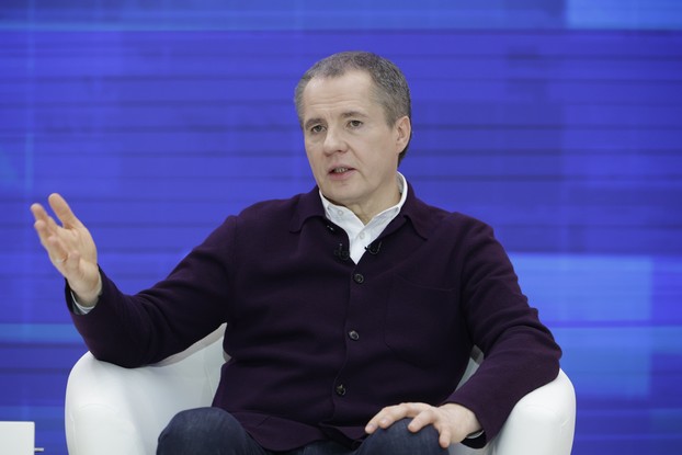 Вячеслав Гладков предложил создать площадки для общественных обсуждений важных для местных жителей проблем