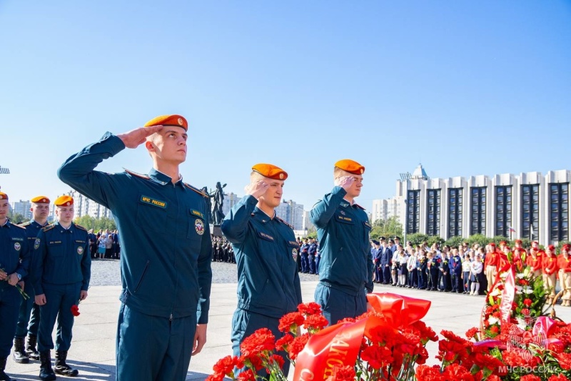 Сотрудники МЧС России приняли участие в памятных мероприятиях, посвященных началу Блокады Ленинграда
