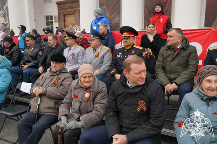 Военная техника Росгвардии прошла на параде Победы в Ульяновске