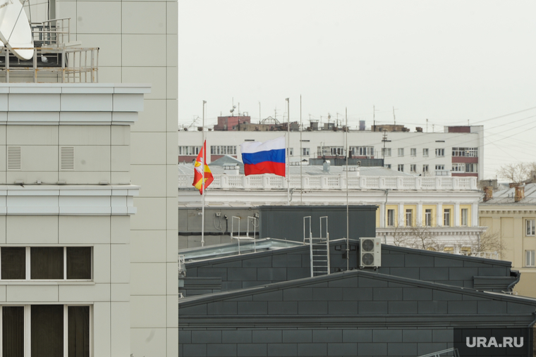 Флаги, траур. Челябинск