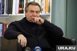 Режиссер фильма - Алексей Учитель