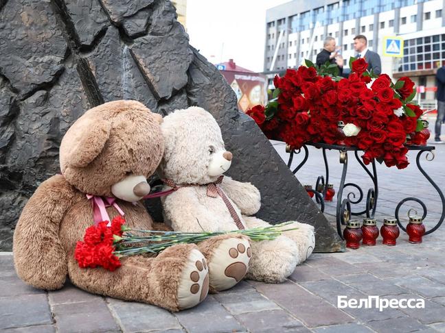 Белгородцы помолились о погибших при ракетном ударе по дому на улице Щорса в Белгороде - Изображение 1