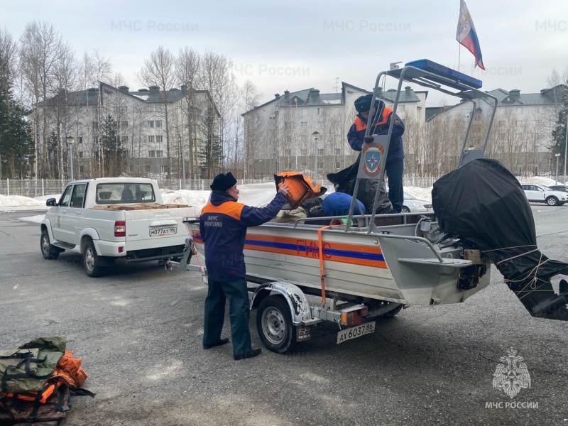 Аэромобильная группа спасателей направилась в Тюменскую область для устранения последствий паводка