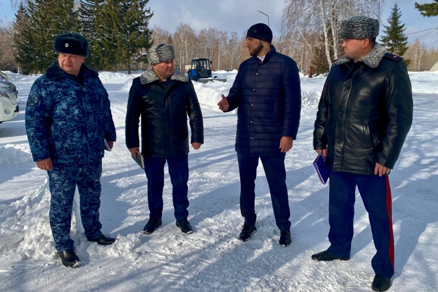 Начальник УФСИН России по Омской области Сергей Балдин и президент футбольного клуба «Иртыш» Кирилл Ягодка обсудили перспективы взаимодействия
