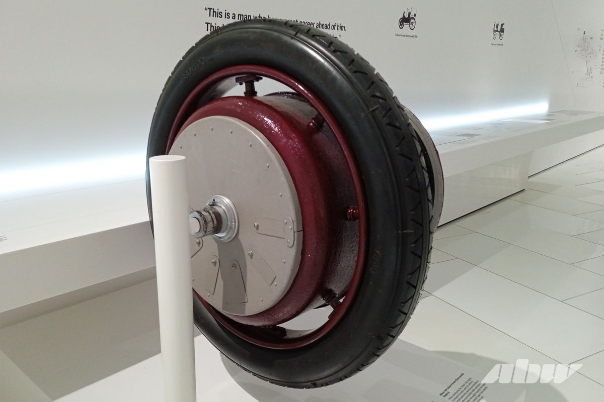 От экспериментов с электричеством до Volkswagen Beetle: 150 лет со дня рождения Фердинанда Порше