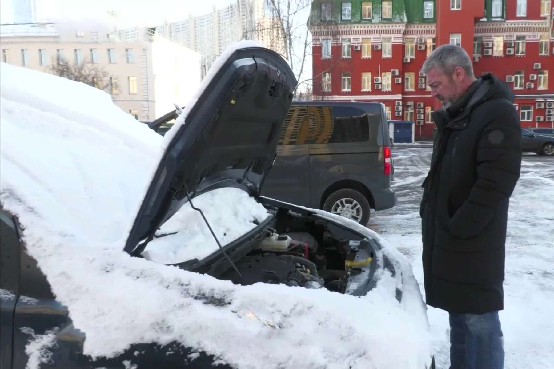 Плохо заводится зимой. Россия жуткие зимние фото. Автовладельцы проверьте.