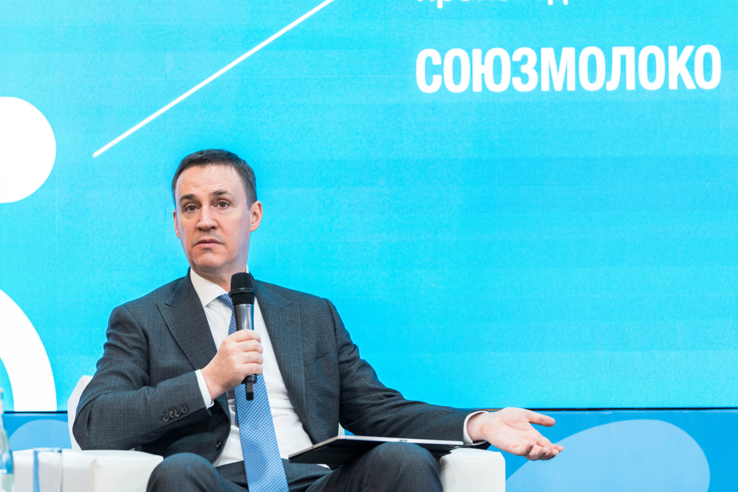 Дмитрий Патрушев обратил внимание молочного бизнеса на необходимость усиления биобезопасности