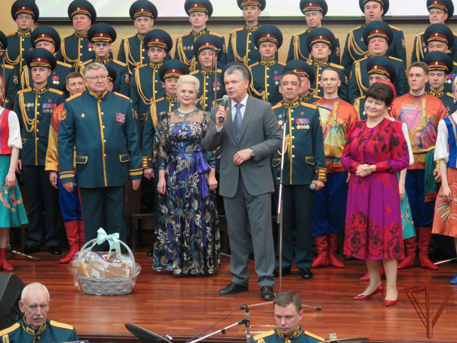 Ансамбль Росгвардии выступил с праздничной программой в Москве