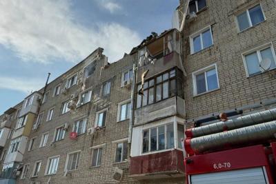 Жильцов пострадавшего от взрыва дома в Ершове переселят во временное жилье