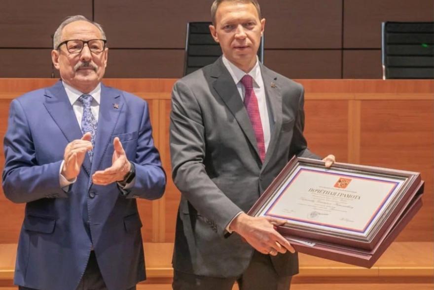 Гендиректор курганского завода получил награду от президента