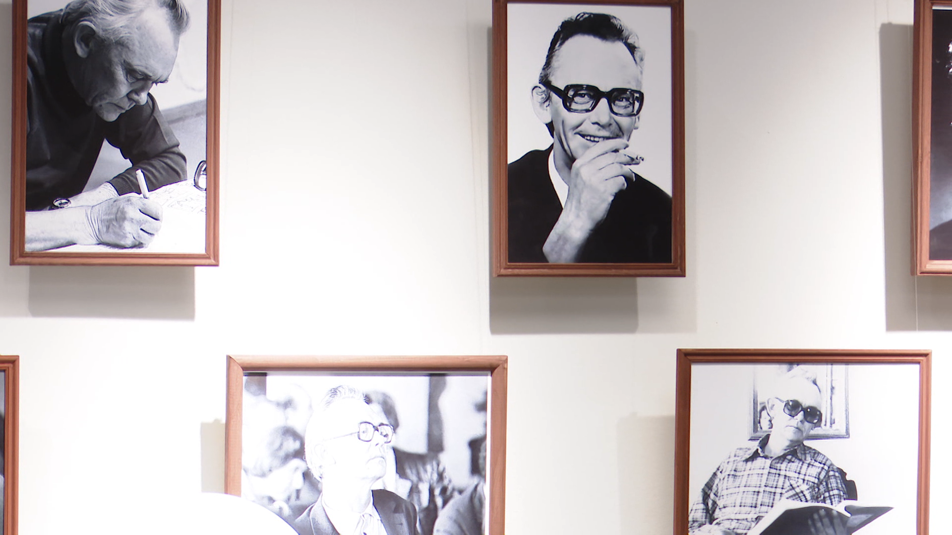 выставка гайдая на вднх. ольга гайдай внучка леонида. гайдай фото и его герои. выставка гайдая на вднх. музей гайдая.