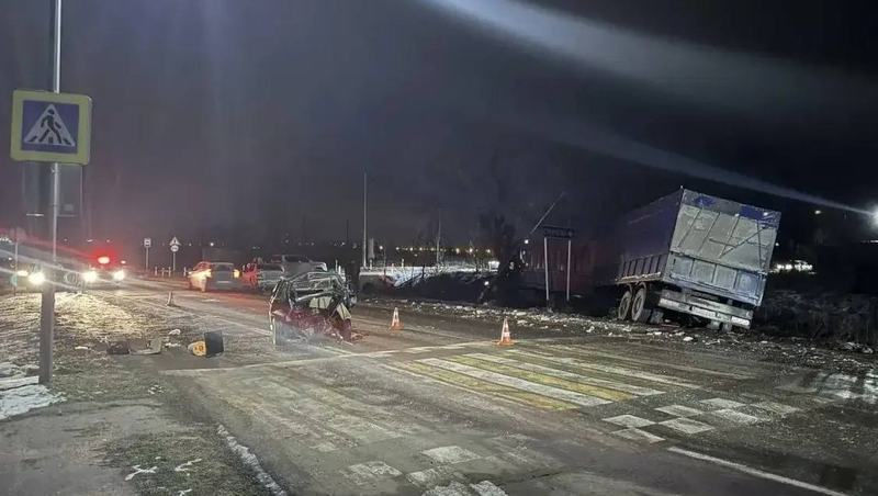 Женщина и её восьмилетняя дочь пострадали в ДТП с большегрузом на Ставрополье