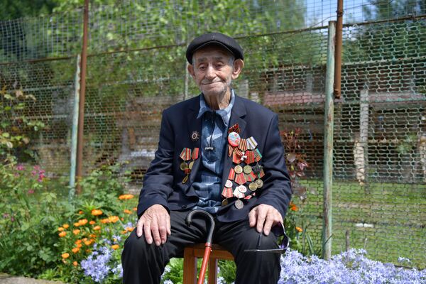 Айкарам Манукян ветеран ВОВ - Sputnik Абхазия