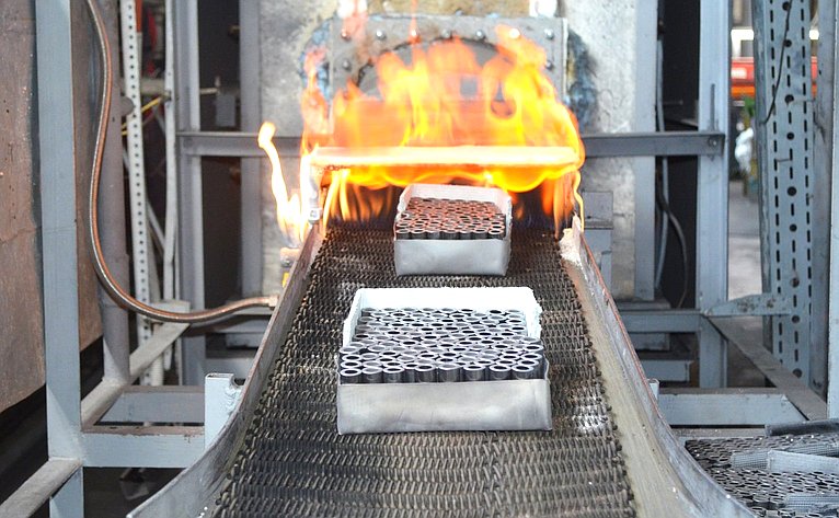 Константин Косачев и Сергей Мартынов посетили в Йошкар-Оле предприятие, работающее в сфере порошковой металлургии