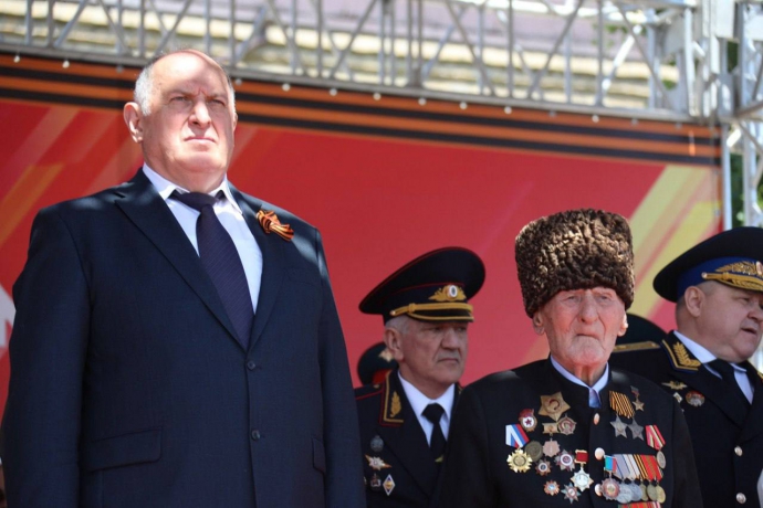 Военный Парад по случаю 79-й годовщины Победы в Великой Отечественной войне прошел в Каспийске