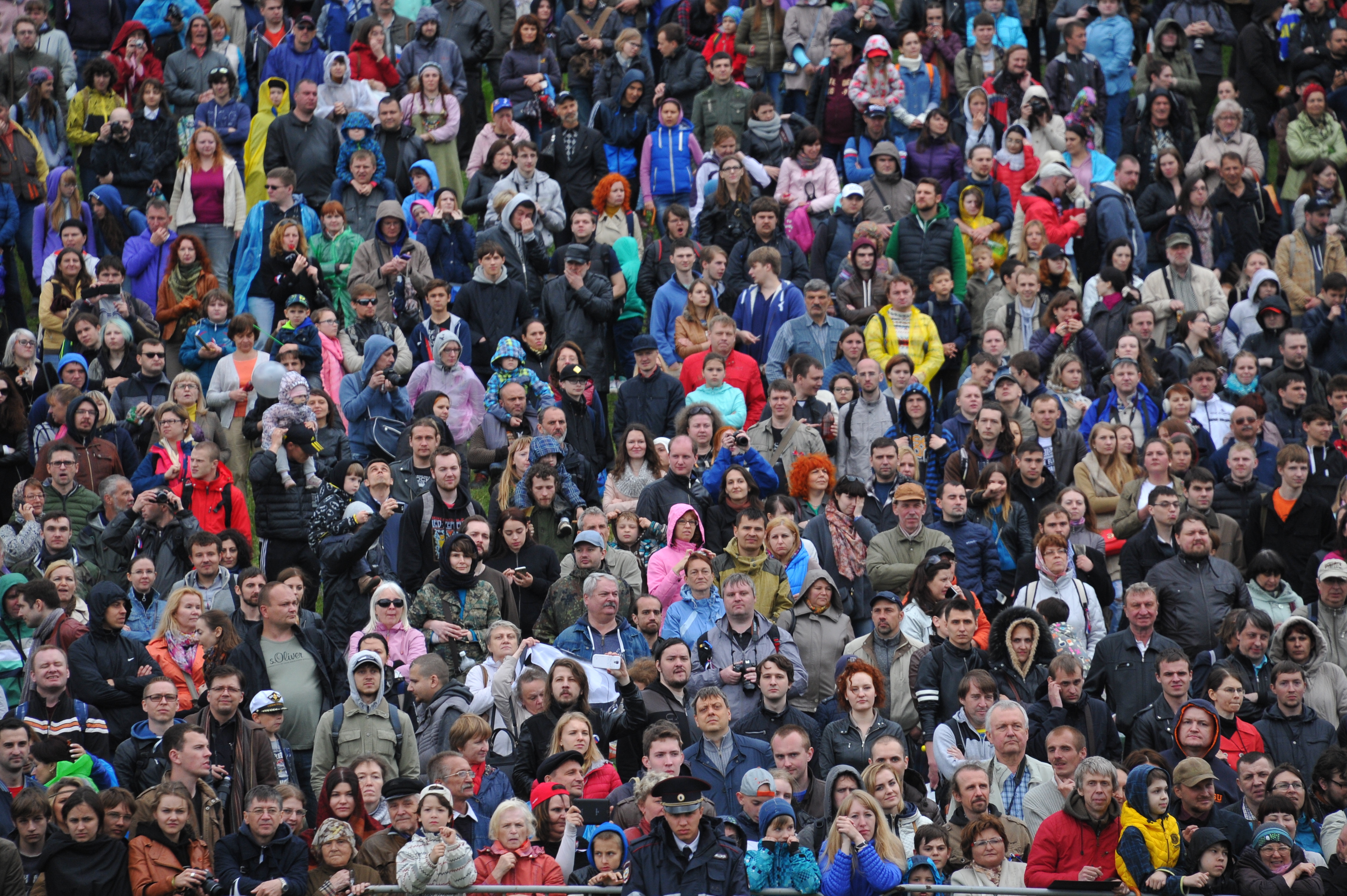 тысяча человек. 1000 человек. поддержка россии в твери видео. 1000 человек. 2 тысячи людей.