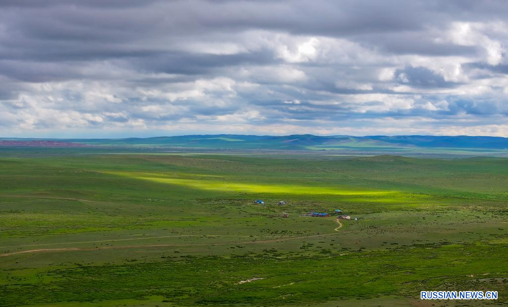 Монголия ландшафт. Монголо-маньчжурская степь. Горы монголии. Лесостепь казахстана. Бескрайние степи монголии.