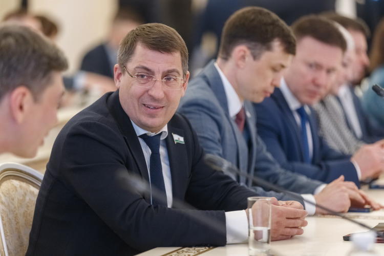 Из-за долгов в 193 млн рублей самостоятельно объявил себя банкротом экс-депутат Казгордумы и бывший совладелец ООО «Строительная компания «Экострой» Максим Леонтьев