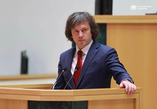 Председатель правящей партии "Грузинская мечта" Ираклий Кобахидзе"Мы, Грузия, не будем ввязываться в военный конфликт. Была прямая попытка, в части организации отправки добровольцев в Украину, чтобы нас втянули в военный конфликт, этого не добились, за этим последовал отзыв посла, и это печальный шаг. "Сначала мы услышали заявление о том, что "Национальное движение" – это сила, которая втянула Грузию в войну. Так заявил Арестович. За этим последовало следующее заявление о том, что Грузия должна вернуть Цхинвали и Сухуми теперь путем войны". - Sputnik Грузия