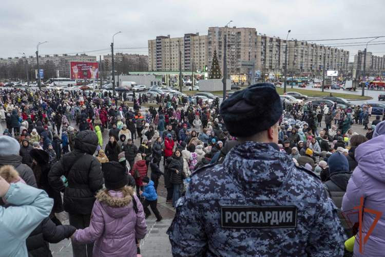 В Санкт-Петербурге росгвардейцы обеспечили безопасность во время проведения Губернаторской ёлки