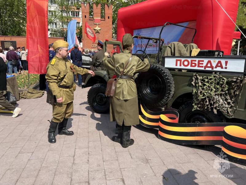 Сотрудники МЧС России приняли участие в памятном митинге