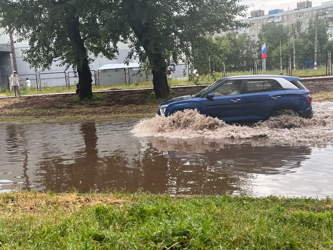 Будет сегодня в нижнем дождь. Ливень в Нижнем Новгороде. Потоп в Нижнем Новгороде. Нижний Новгород после дождя.