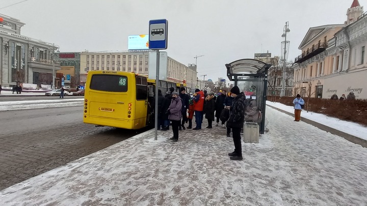 Власти Екатеринбурга решили ускорить движение автобусов с помощью шлагбаумов