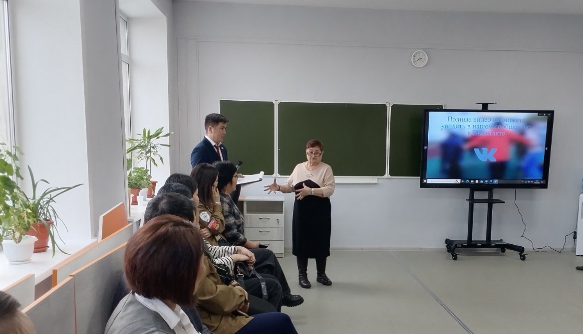 Графический дизайнер университет. Школьники бурятии. Графический дизайнер улан удэ колледж. Экзамен на дизайнера. Графический дизайнер.