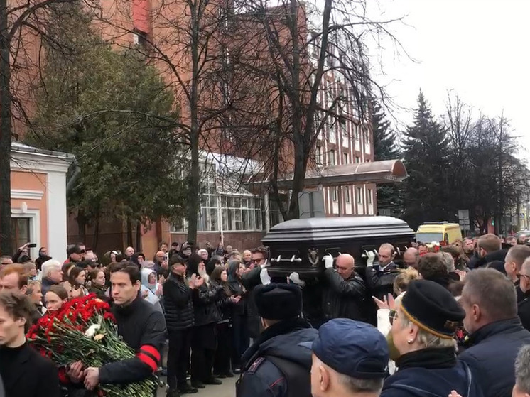 В Ярославле более 500 человек пришли проститься с Юрием Ваксманом